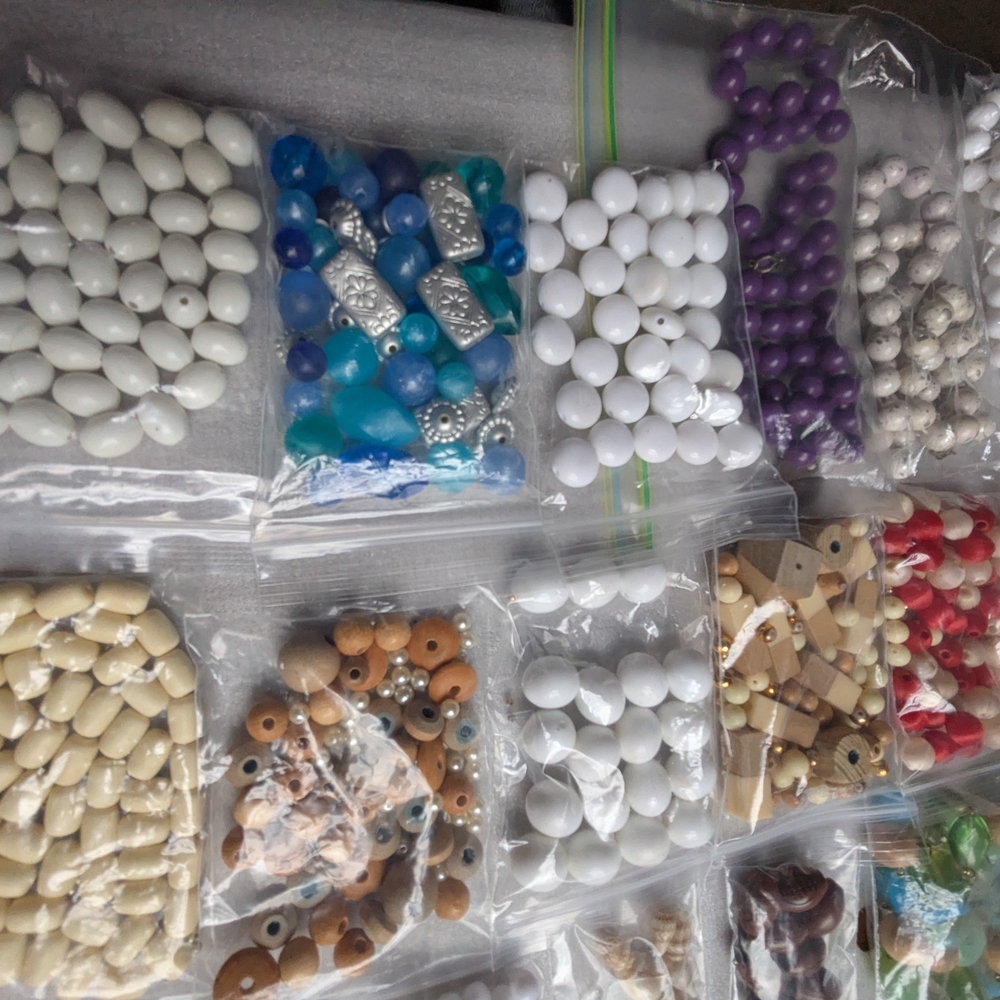 Colorful Bead Collection for Crafting - Picture 7 of 15